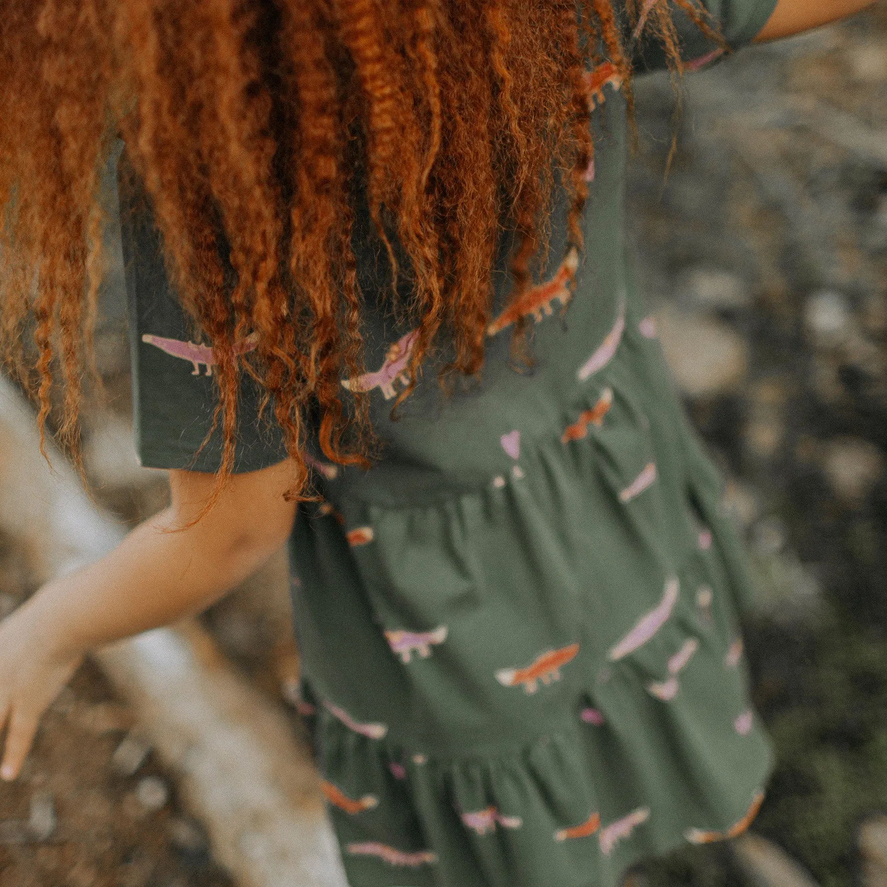 Robe verte à motifs de renards, enfant || Green dress with fox, child