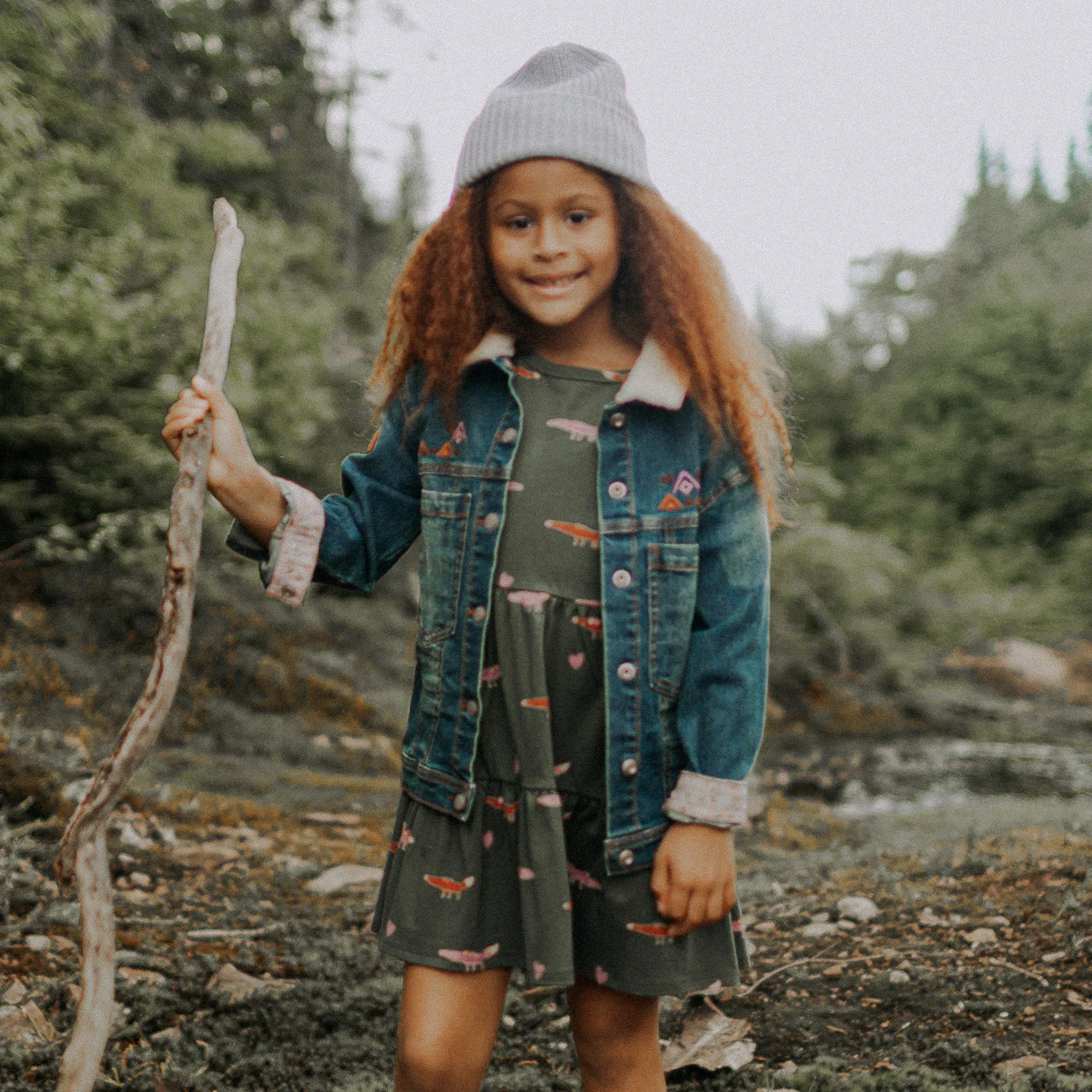 Robe verte à motifs de renards, enfant || Green dress with fox, child