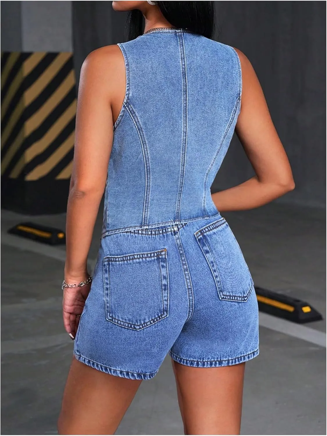 WDIRARA Women's Button Down Sleeveless Denim Vest Crew Neck Crop Jean Jacket Waistcoat